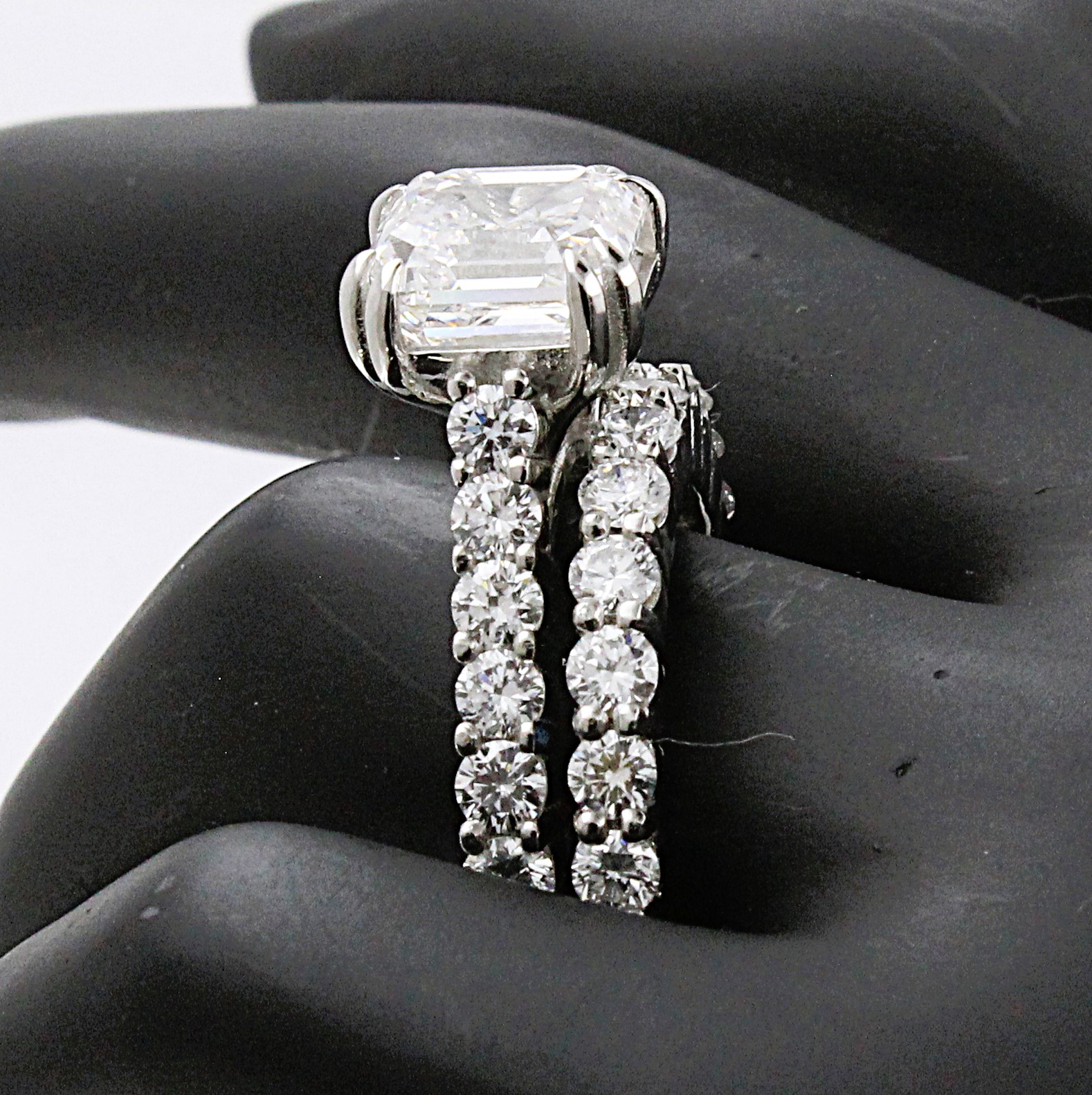 Asscher Cut Bridal Set with Round Shape Side Diamonds